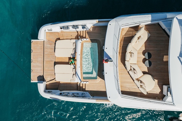 Main Deck Aft Pool 