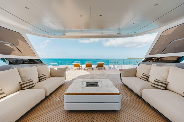 Sundeck Seating Area Looking Aft 