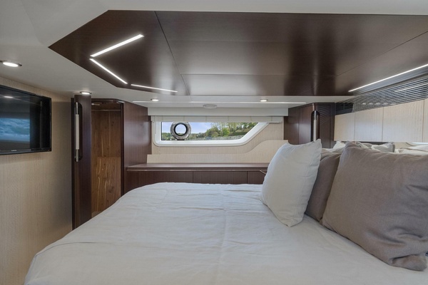 BLUE 48ft Burger Yacht For Sale