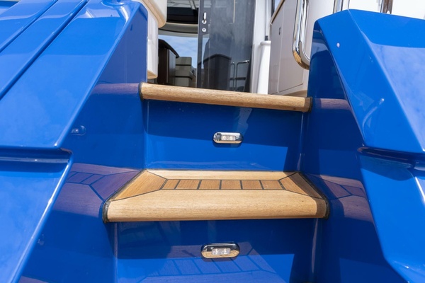 BLUE 48ft Burger Yacht For Sale