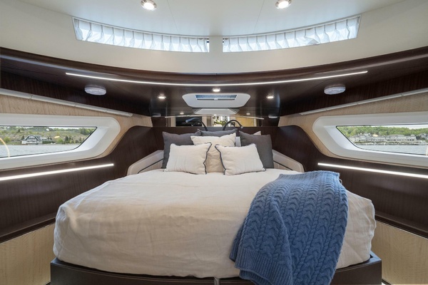 BLUE 48ft Burger Yacht For Sale
