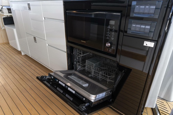 BLUE 48ft Burger Yacht For Sale