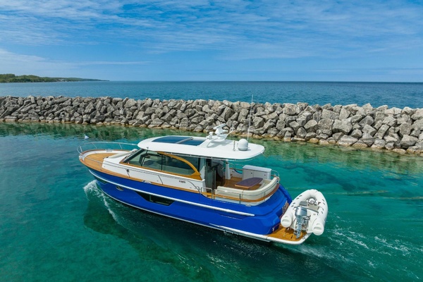 BLUE 48ft Burger Yacht For Sale