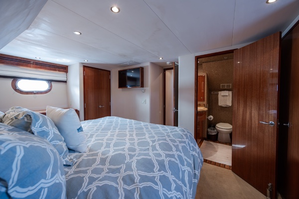 Kroh s Nest 64ft Hatteras Yacht For Sale