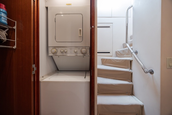 Kroh s Nest 64ft Hatteras Yacht For Sale
