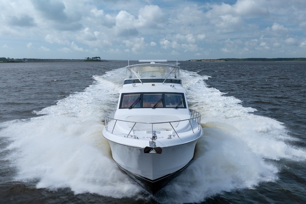 2008 Hatteras 64