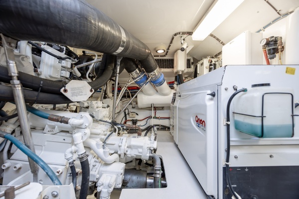 Kroh s Nest 64ft Hatteras Yacht For Sale