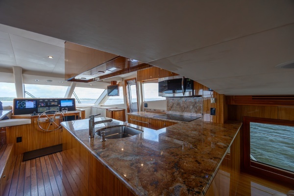 2008 Hatteras 64