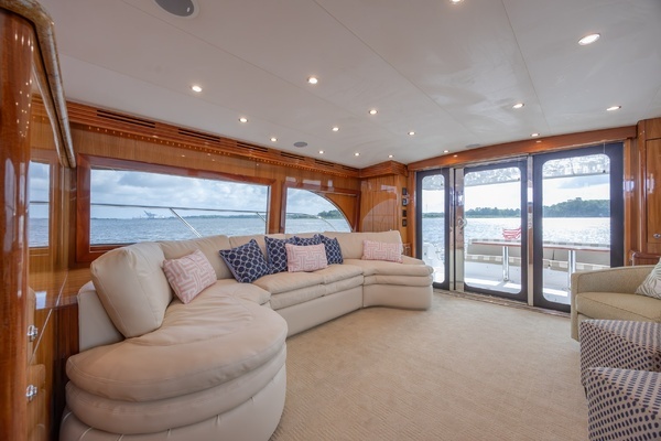 2008 Hatteras 64
