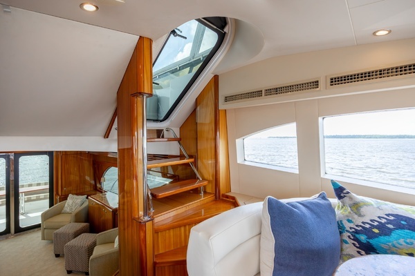 2008 Hatteras 64