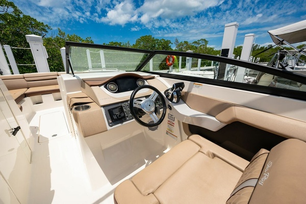 29ft Sea Ray Yacht For Sale