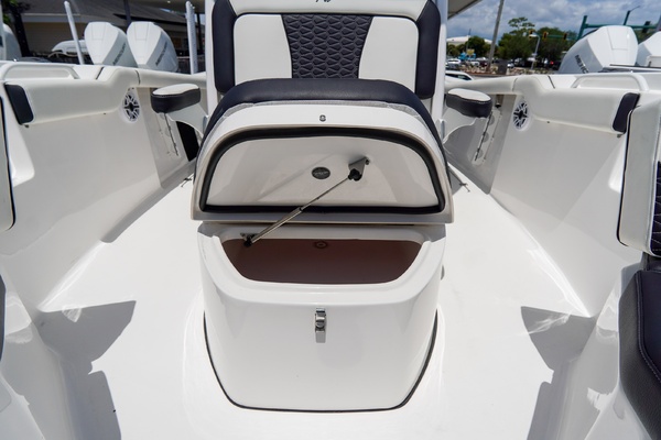25ft Tidewater Yacht For Sale
