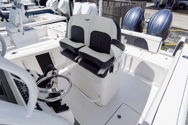 25ft Tidewater Yacht For Sale
