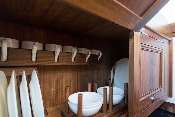 Crockery Storage 