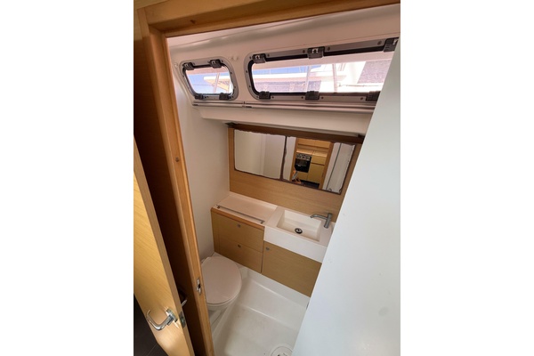50ft Beneteau Yacht For Sale