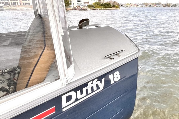18ft Duffy Yacht For Sale