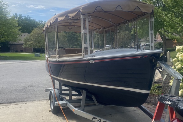 18ft Duffy Yacht For Sale