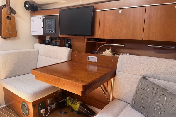 Touch of Grey 41ft Hanse Yacht For Sale