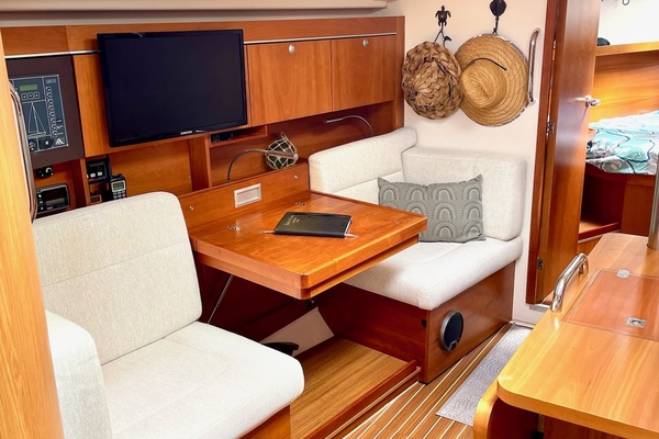 Touch of Grey 41ft Hanse Yacht For Sale