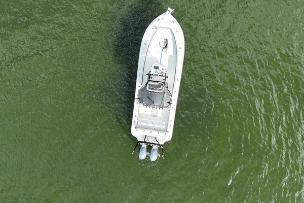 Photo of the 2018 Yellowfin 26 Hybrid