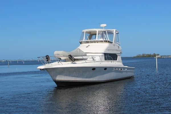 Photo of the 2001 Silverton 42 Convertible "Four Reel"