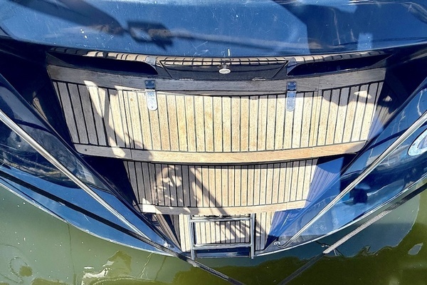 Photo of the 1998 Hylas 49 "Mara"