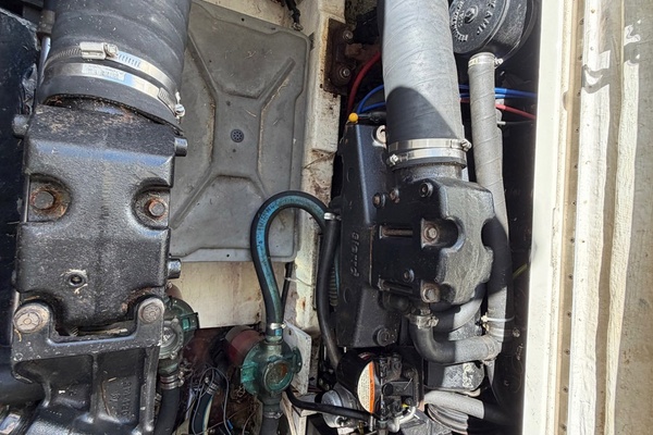 32ft Pursuit Yacht For Sale