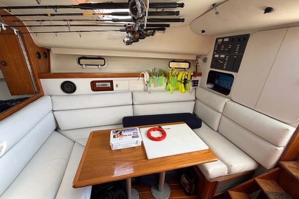 32ft Pursuit Yacht For Sale