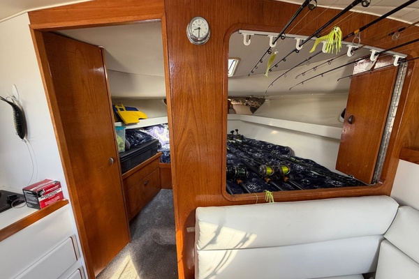 32ft Pursuit Yacht For Sale
