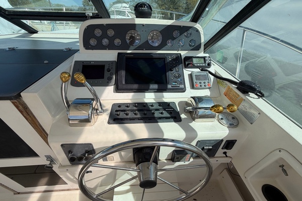 32ft Pursuit Yacht For Sale