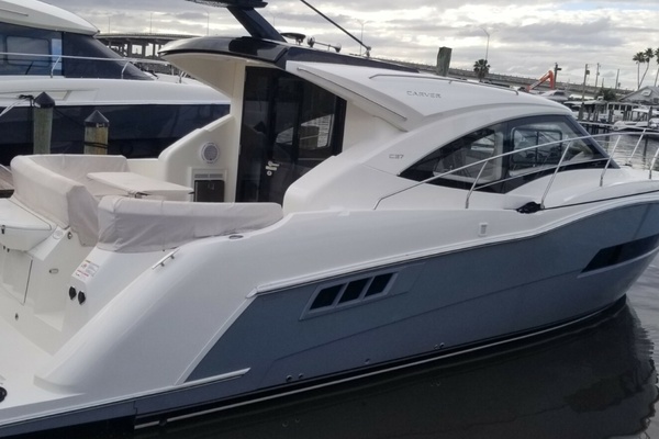 Makin  Waves 37ft Carver Yacht For Sale