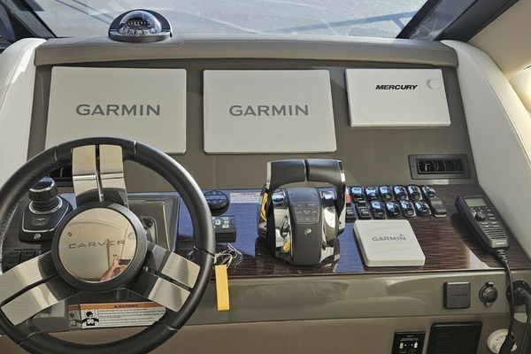 Makin  Waves 37ft Carver Yacht For Sale