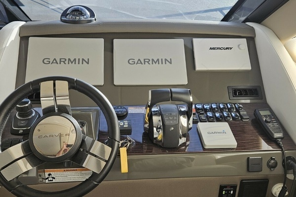 Photo of the 2020 Carver C37  Coupe "Makin' Waves"