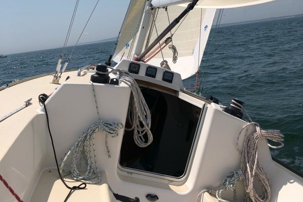 Radiant 33ft J Boats Yacht For Sale