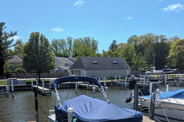 20ft Bennington Yacht For Sale