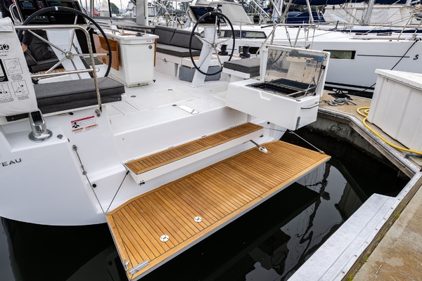Cypress and Star II 46ft Beneteau Yacht For Sale
