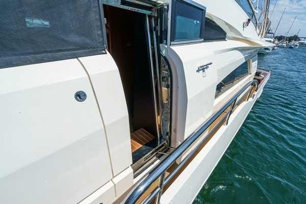 2005 Fairline Yachts 74