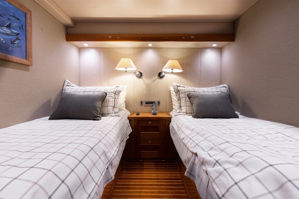 Photo of the 2016 Viking Skybridge "VICTORY"