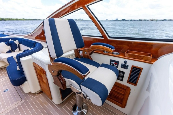 RASCAL 39ft Hinckley Yacht For Sale