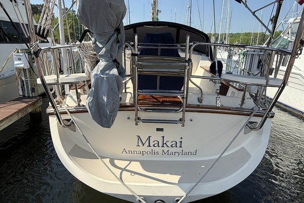 Photo of the 2003 Island Packet 380 "Makai"