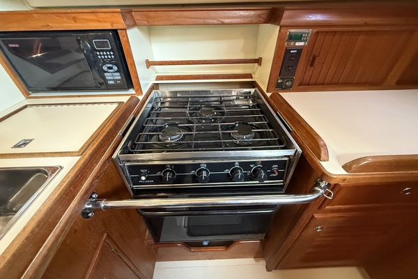 Makai 38ft Island Packet Yacht For Sale