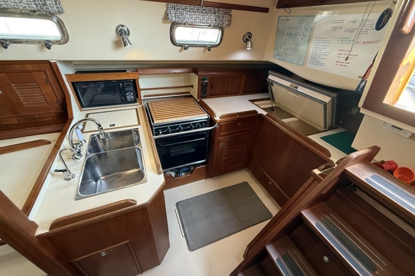 Island Packet 380 Yacht For Sale