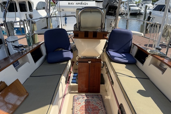 Island Packet 380 Yacht For Sale