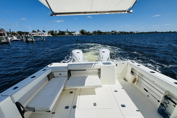 35ft Pursuit Yacht For Sale