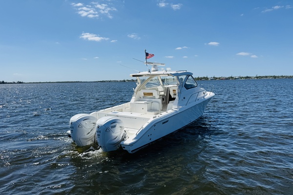 35ft Pursuit Yacht For Sale