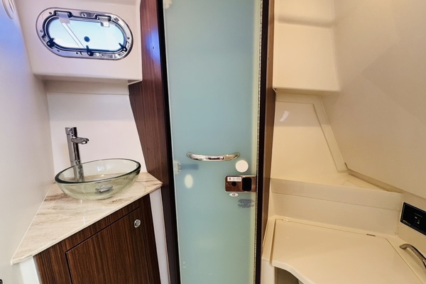 35ft Pursuit Yacht For Sale