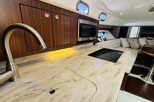 35ft Pursuit Yacht For Sale