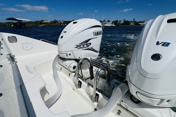 35ft Pursuit Yacht For Sale