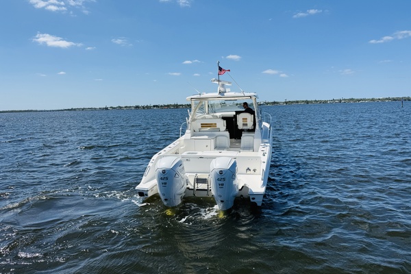 35ft Pursuit Yacht For Sale