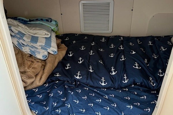 A SALT WEAPON 28ft Grady White Yacht For Sale